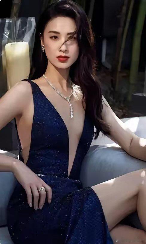 从此娱乐圈又有了一位让人打从心底倾佩的女星。#再见爱人4# 我们细细观看细细品味