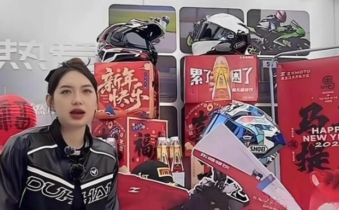 4年前还在拧螺丝，今天车队拿F4冠军！老板娘尖叫刷屏


谁能想到，浙江武义一家