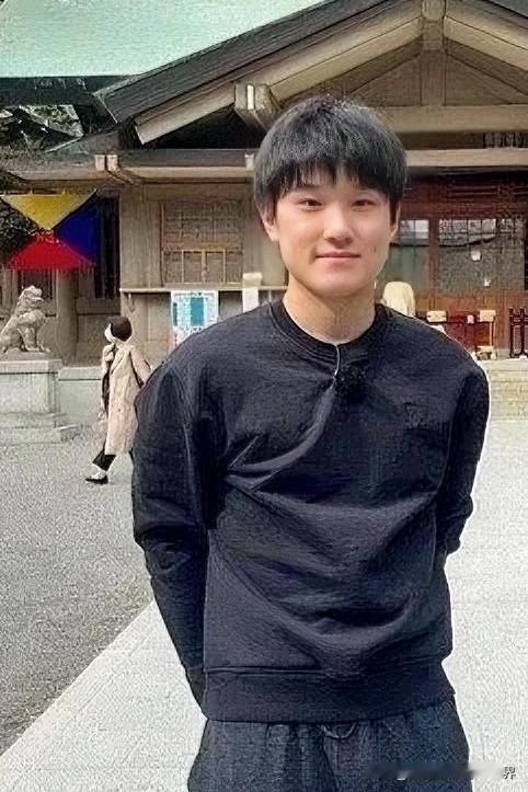 张本智和被球迷与对手厌恶的六大理由：
1、比赛中歇斯底里的嘶吼无时不在。
2、获