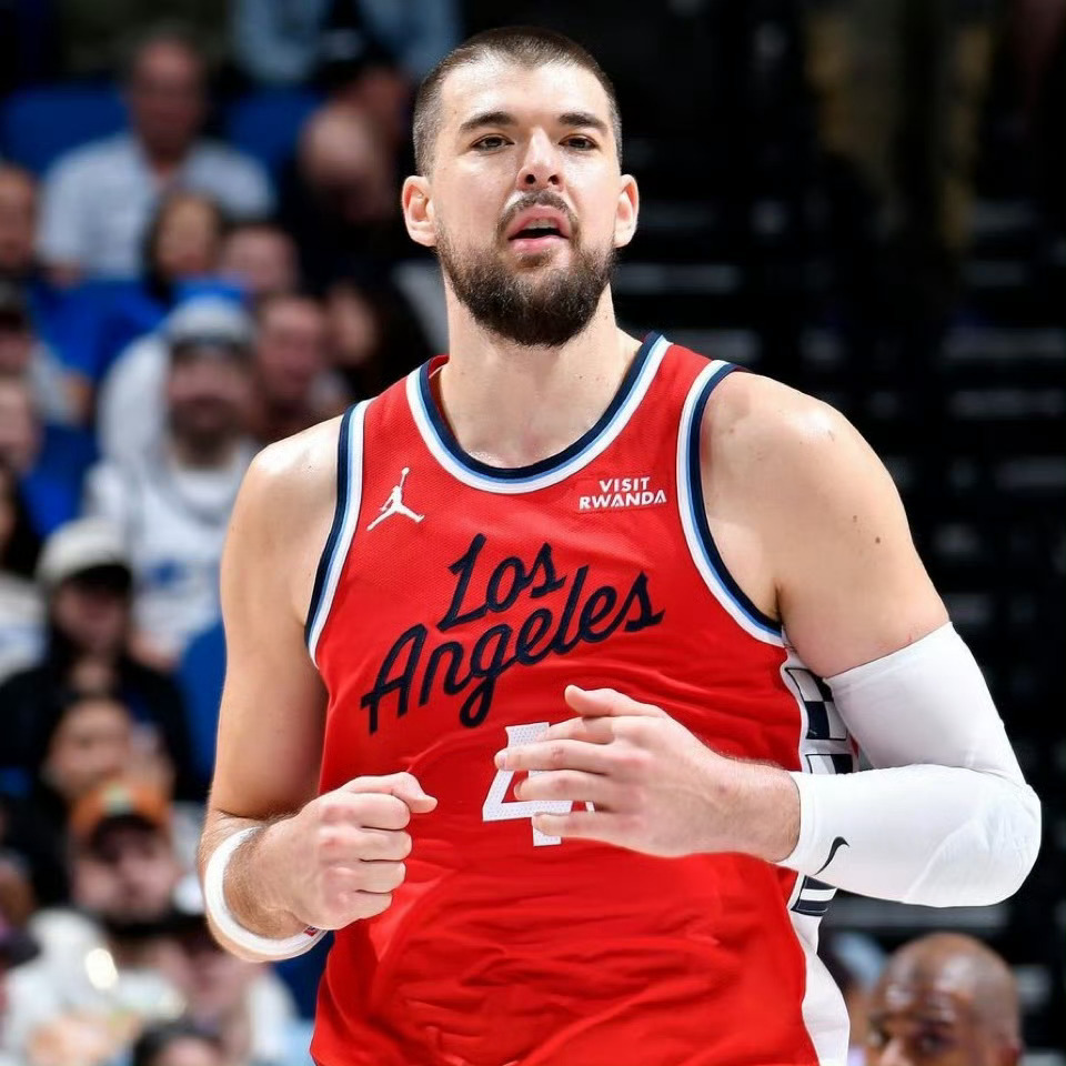 祖巴茨今天复出将替补出场。新赛季篮不住