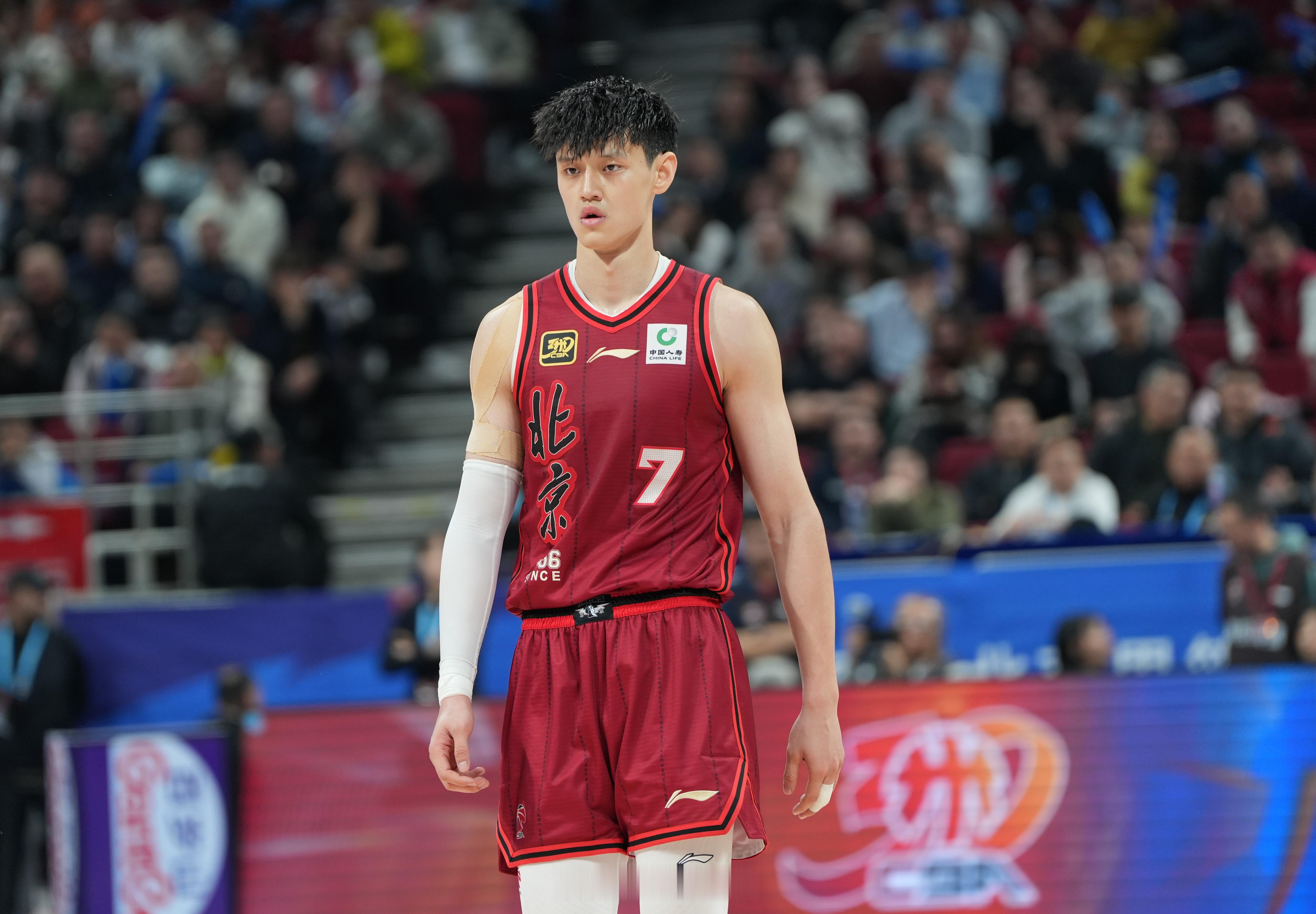 新疆男篮vs北京男篮 确认！曾凡博的手续还没有完成，这一场，他还打不了！ 