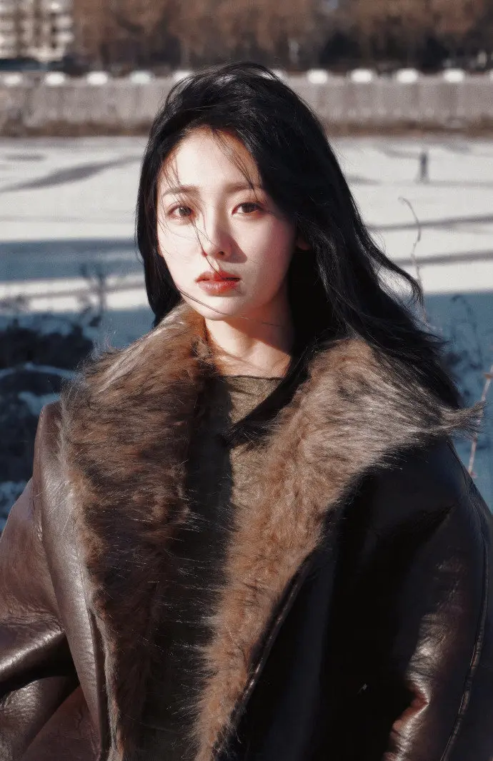 邢菲 好有电影感啊。新发现的小美女，以后会多发