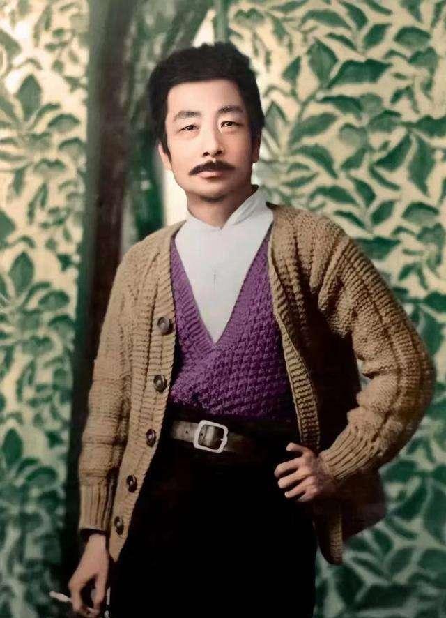 1923年，鲁迅花3000多大洋在北京买了套四合院，邀请弟弟周作人全家入住。岂料