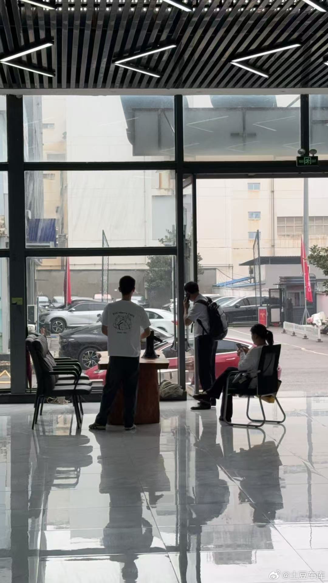 真不错啊今天又逛过来成交标致408 顺利毕业阿 ​​​