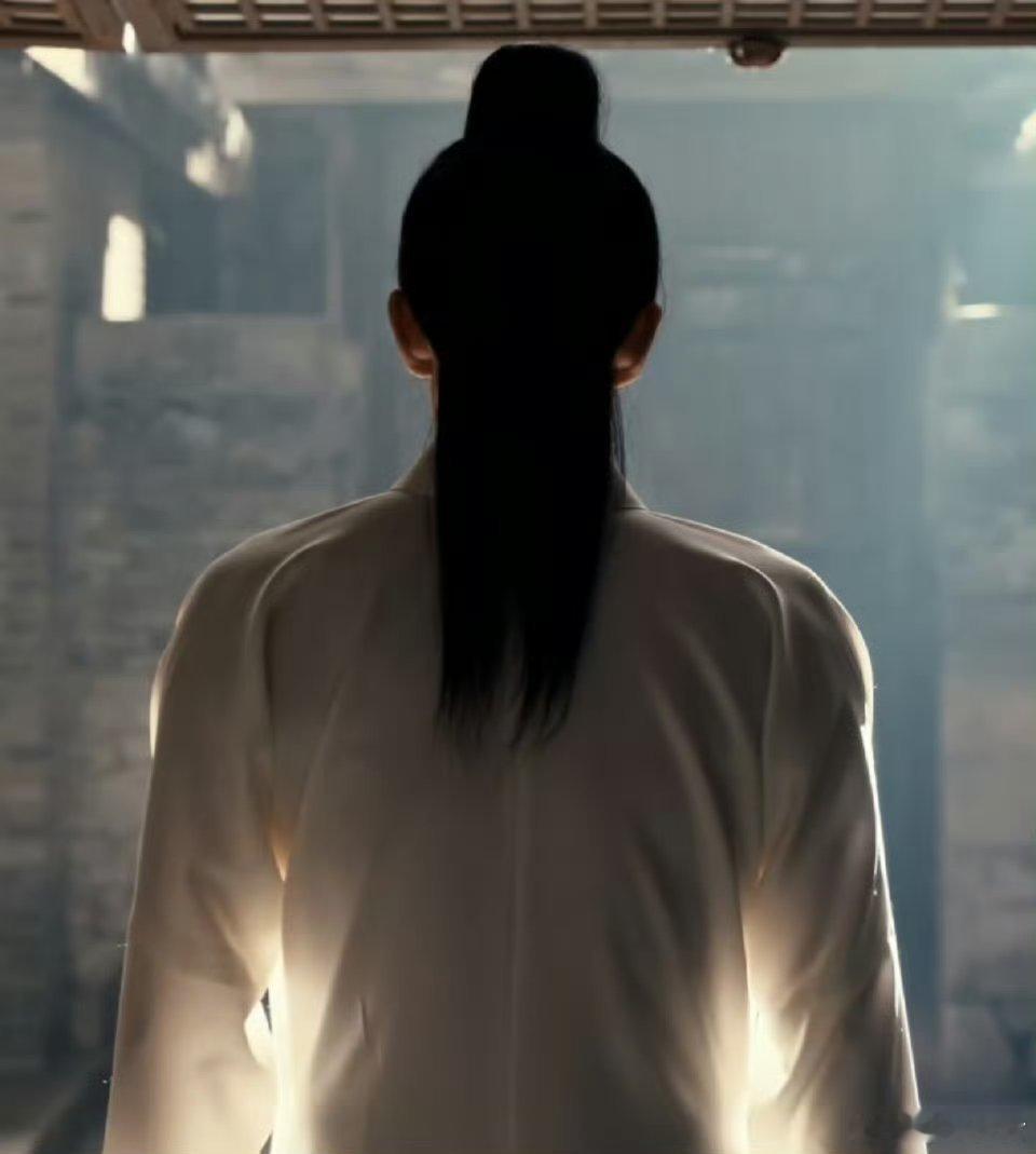 杨洋一袅楚宫腰杨洋身段真的惊艳，演技更是全程抓人，情绪感染力拉满，看得我又沦陷啦