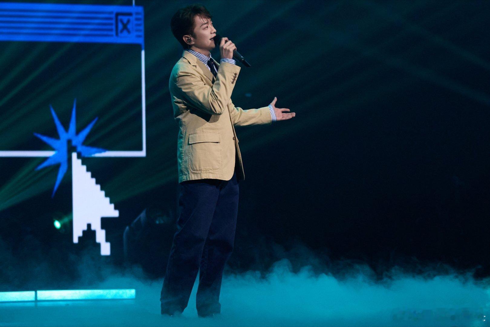 王心凌张栋梁同游东京偶遇王心凌张栋梁东京旅游 一段友谊被拍到，是偶然。一个人在舞