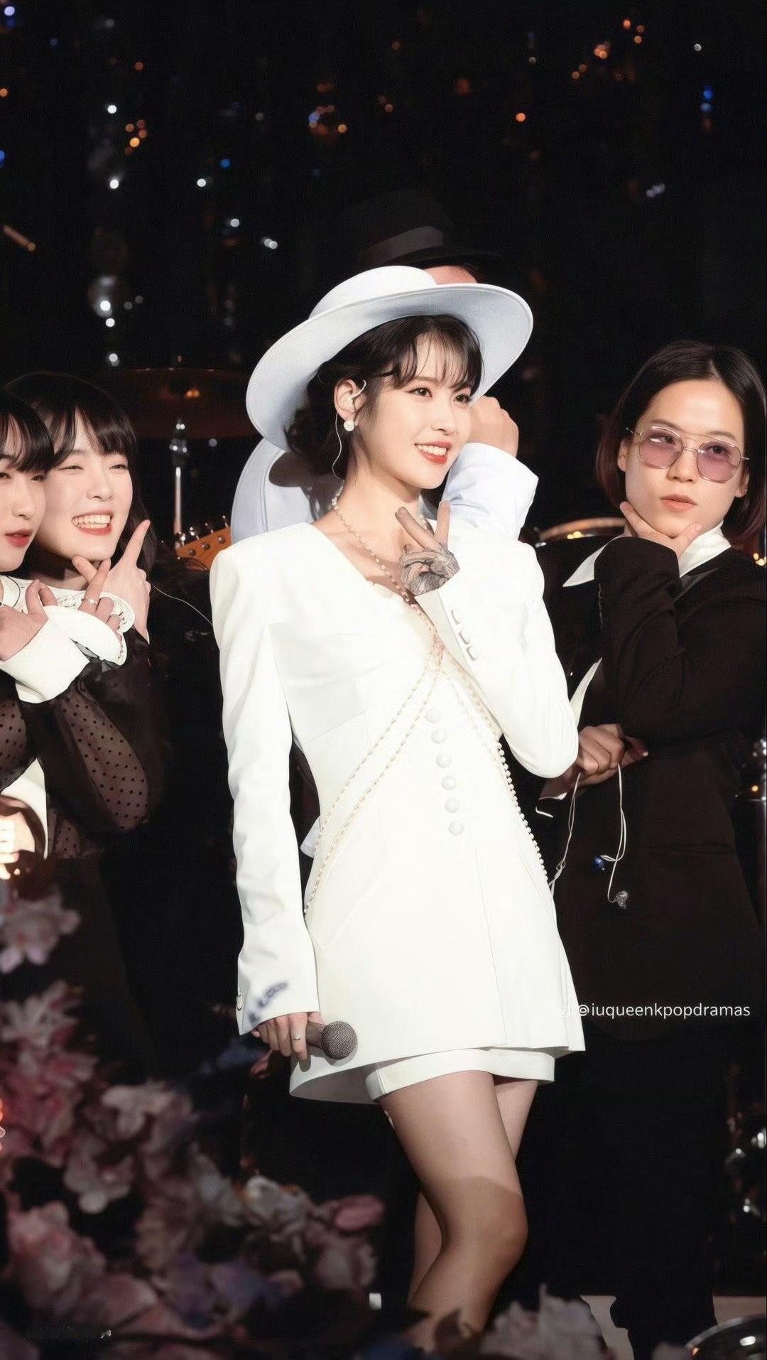 美丽的IU [呲牙][呲牙]