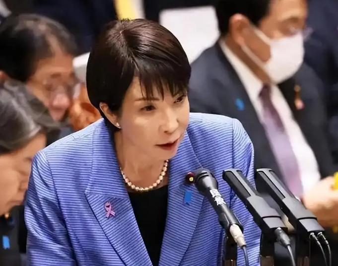 最近刷到日本军舰挑在《马关条约》签订131周年当天闯台海的新闻，我盯着屏幕愣了好