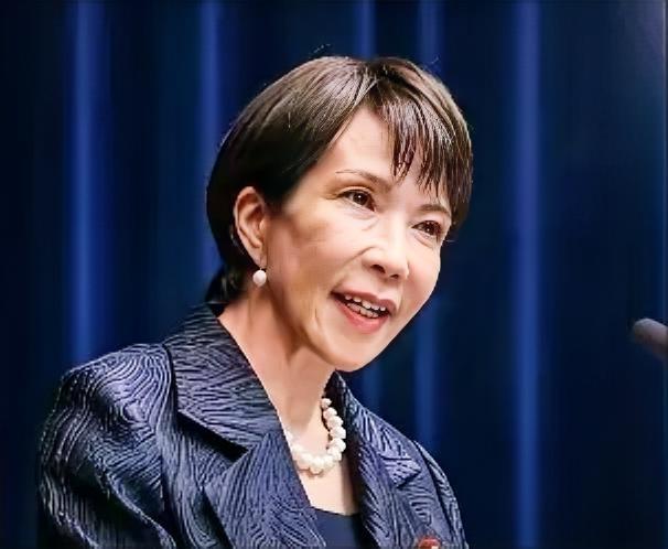 最新消息，日本首相高市早苗8月15日向供奉有二战甲级战犯的靖国神社供奉“玉串料”
