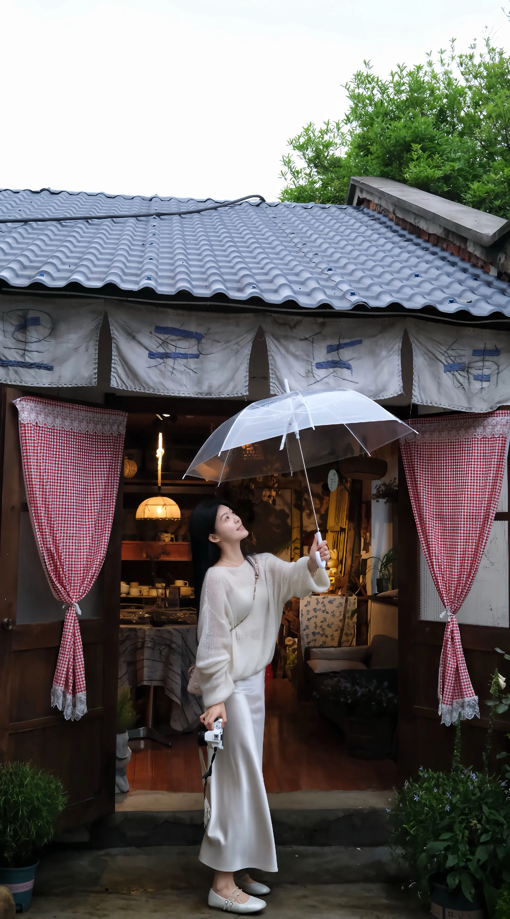 我喜欢看自己漂漂亮亮 开开心心的。