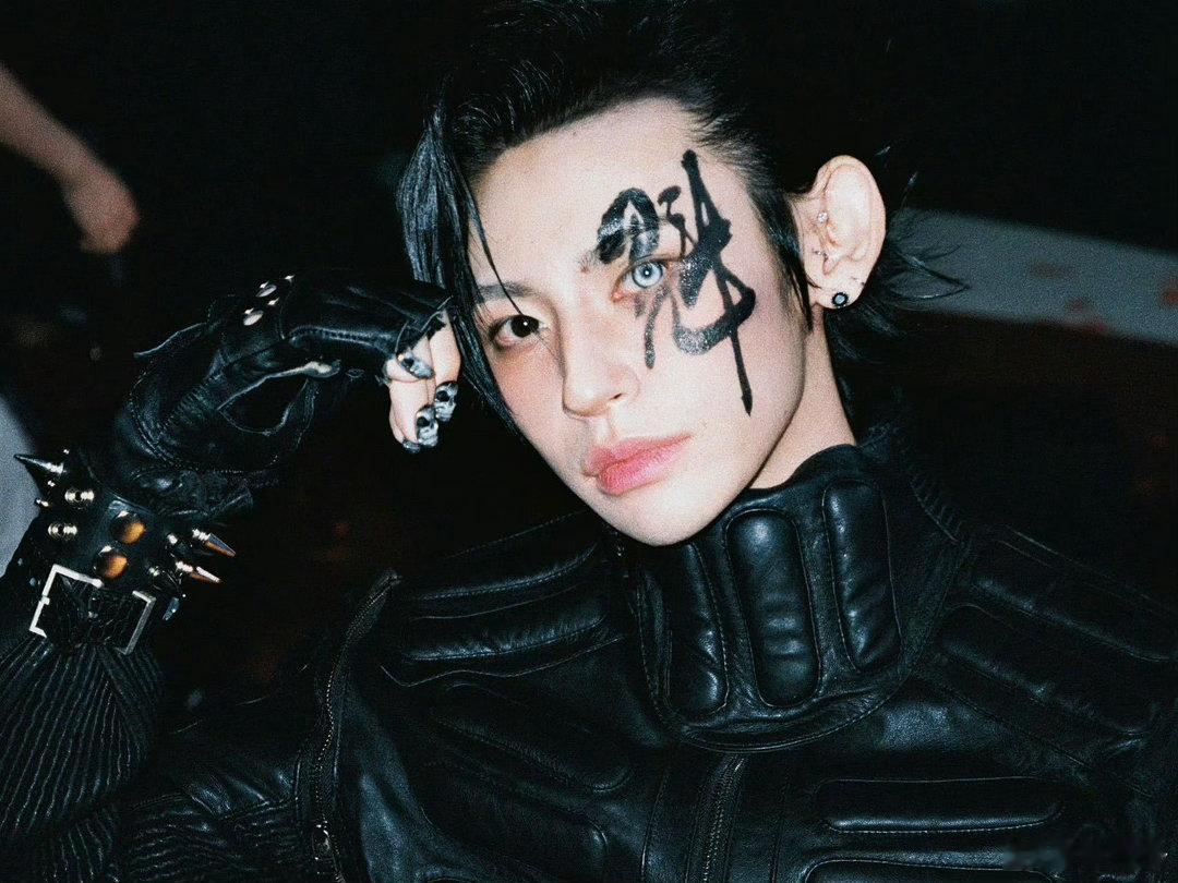 小鬼人老了干什么都心酸 小鬼这句“不再依赖哥哥算长大吗”问得太真实了。每个人都会