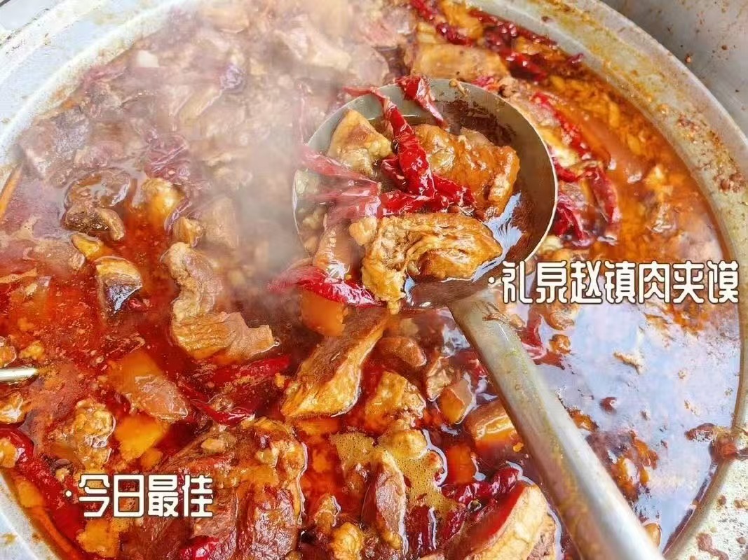 陕西人真的吃的太好了碳水天堂实锤！油泼面、肉夹馍、甑糕、羊肉泡馍轮番上桌，地道陕