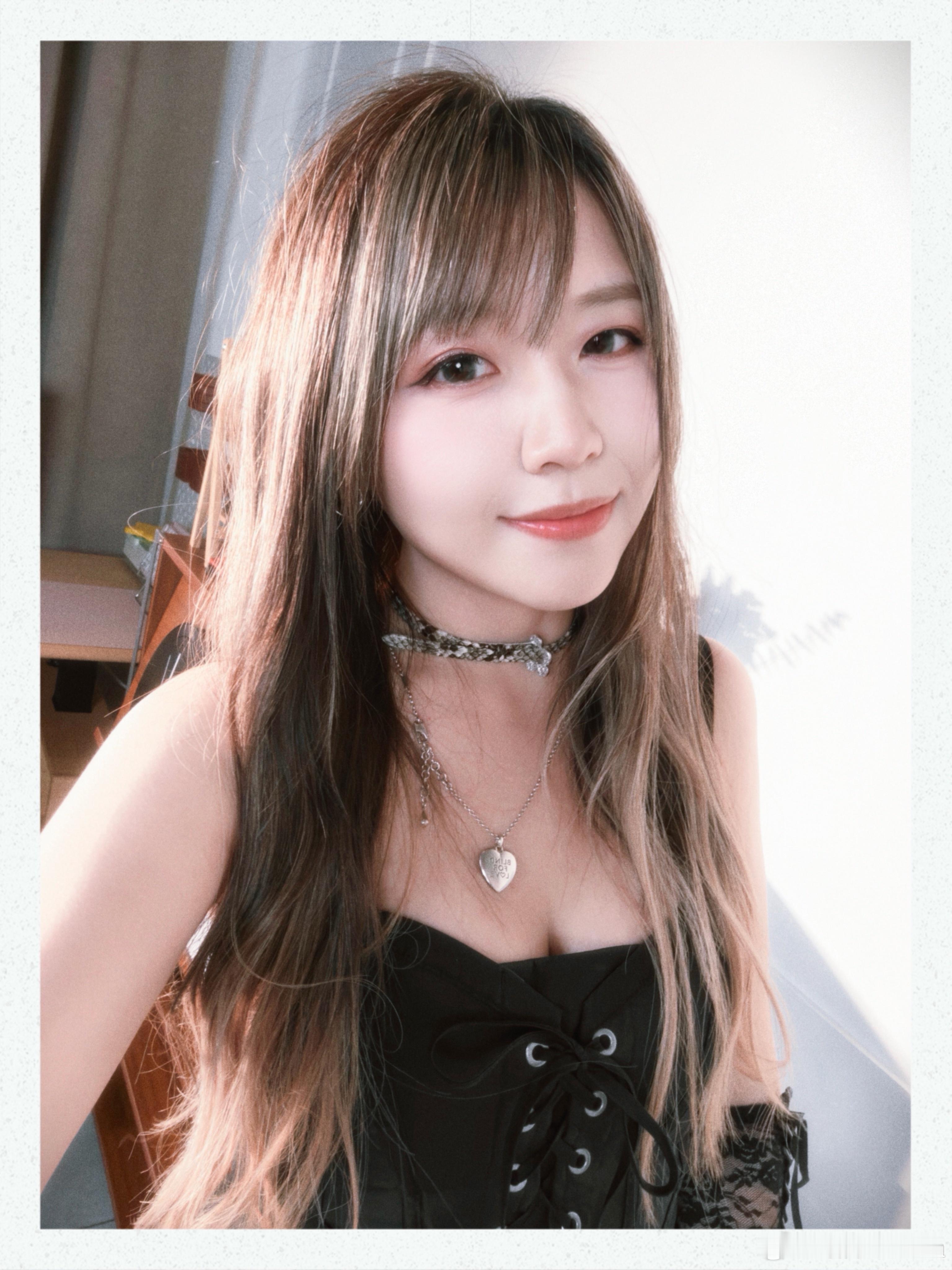 兄弟情变质的一套图🖤今天很喜欢听这首歌如果我不喜欢你我肯定会是 你的最爱🖤 