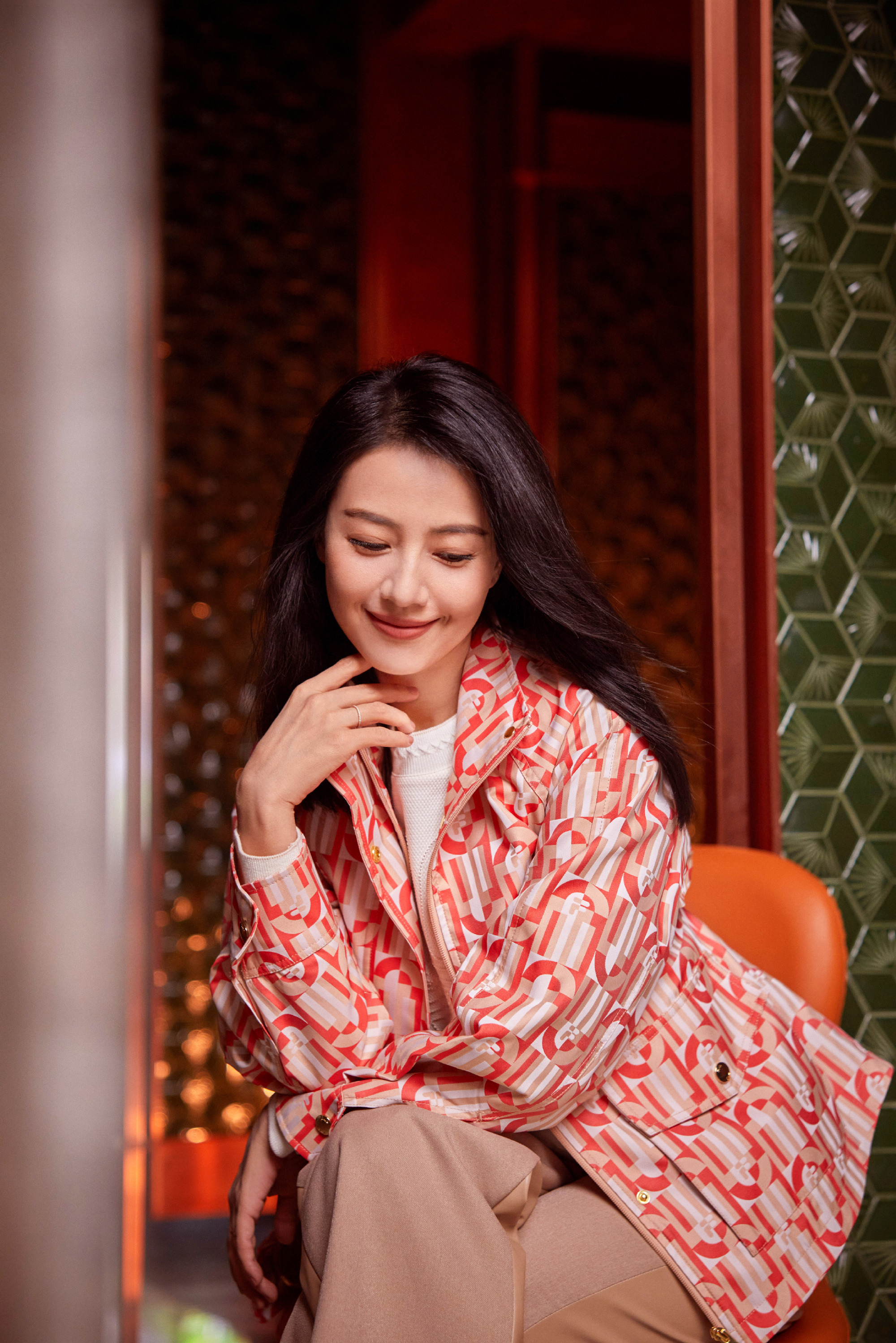 姐姐这温柔松弛的状态，像极了我们被网红水果PUA时，才懂过来的清醒——这年头，连