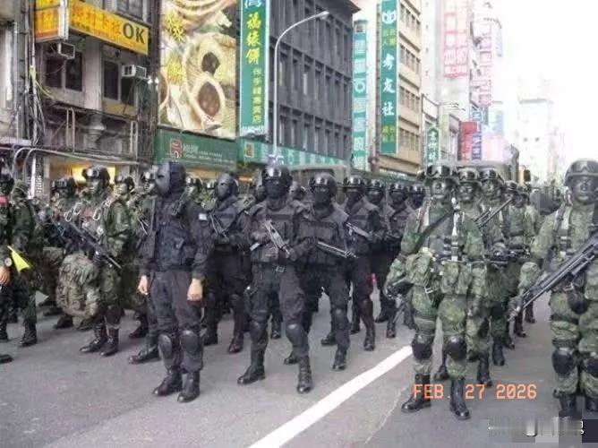台湾回归在即！问题来了，当部队开始登陆，履行接管台湾的责任时，台湾还有30万武装