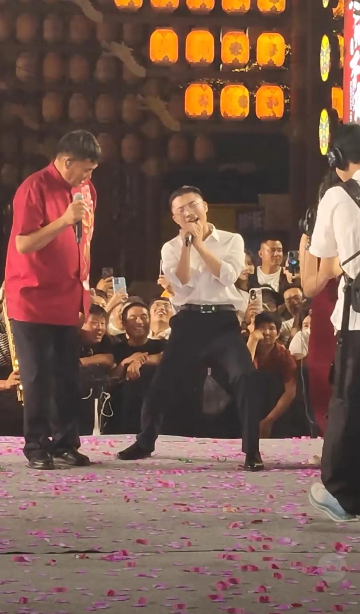 像便秘一样，不可理喻，这种怎么会有人去追捧？
