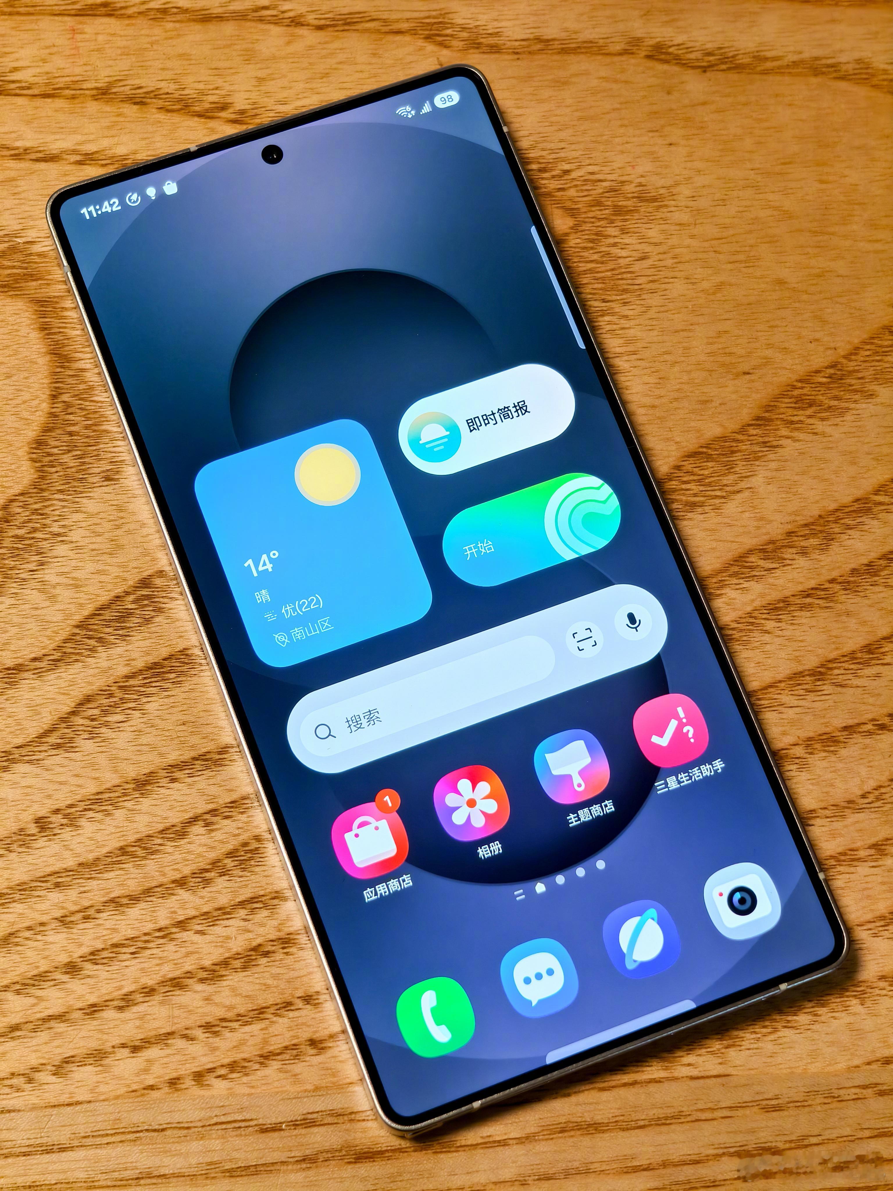 三星 Galaxy S25 Ultra 到手啦，超直屏+超直边框，大家觉得这个颜