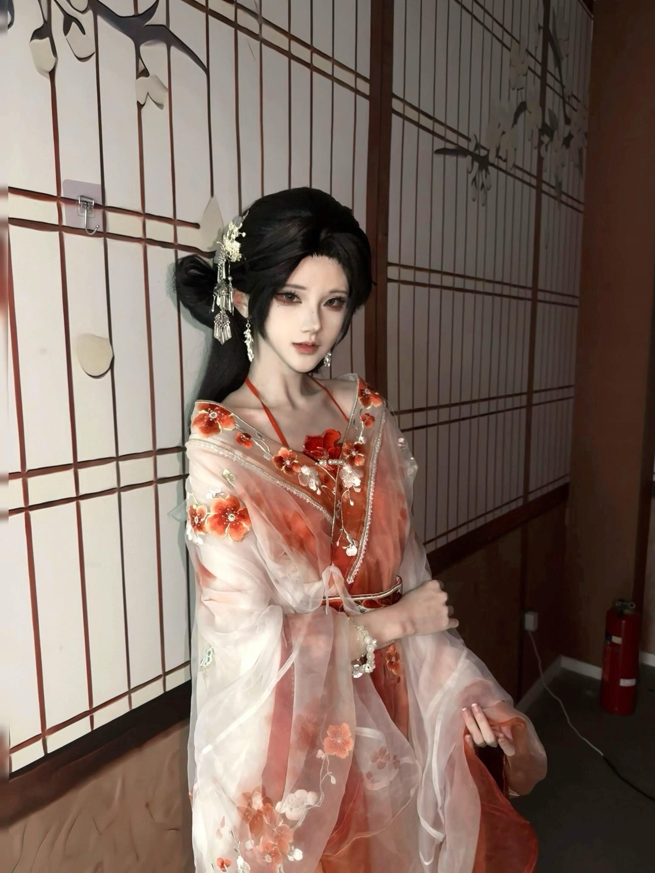 如果不能爱我的话 恨也可以 只要我是特殊的 就好