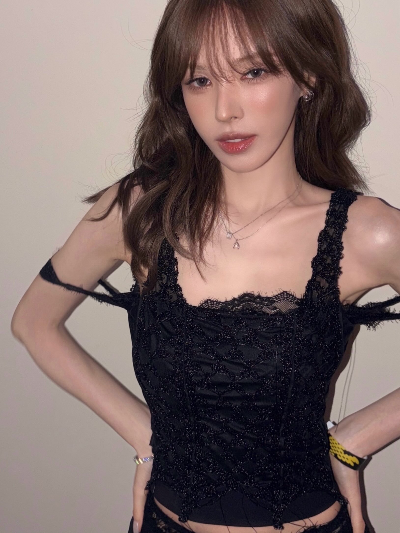 Wendy孙胜完 INS更新🖤🤍 