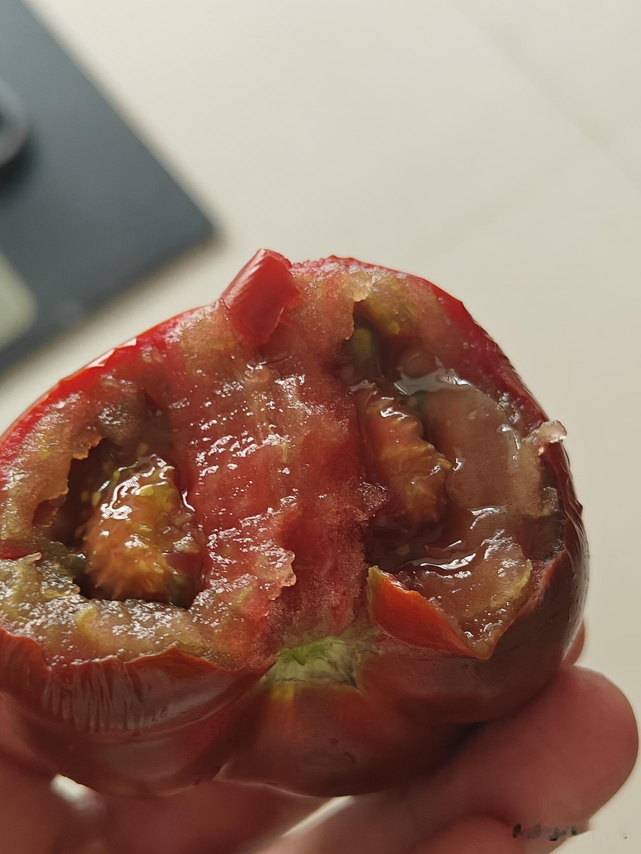 无公害的蔬菜到底是应该贵还是应该便宜？

现在很多商家把无公害挂在嘴上，号称不打