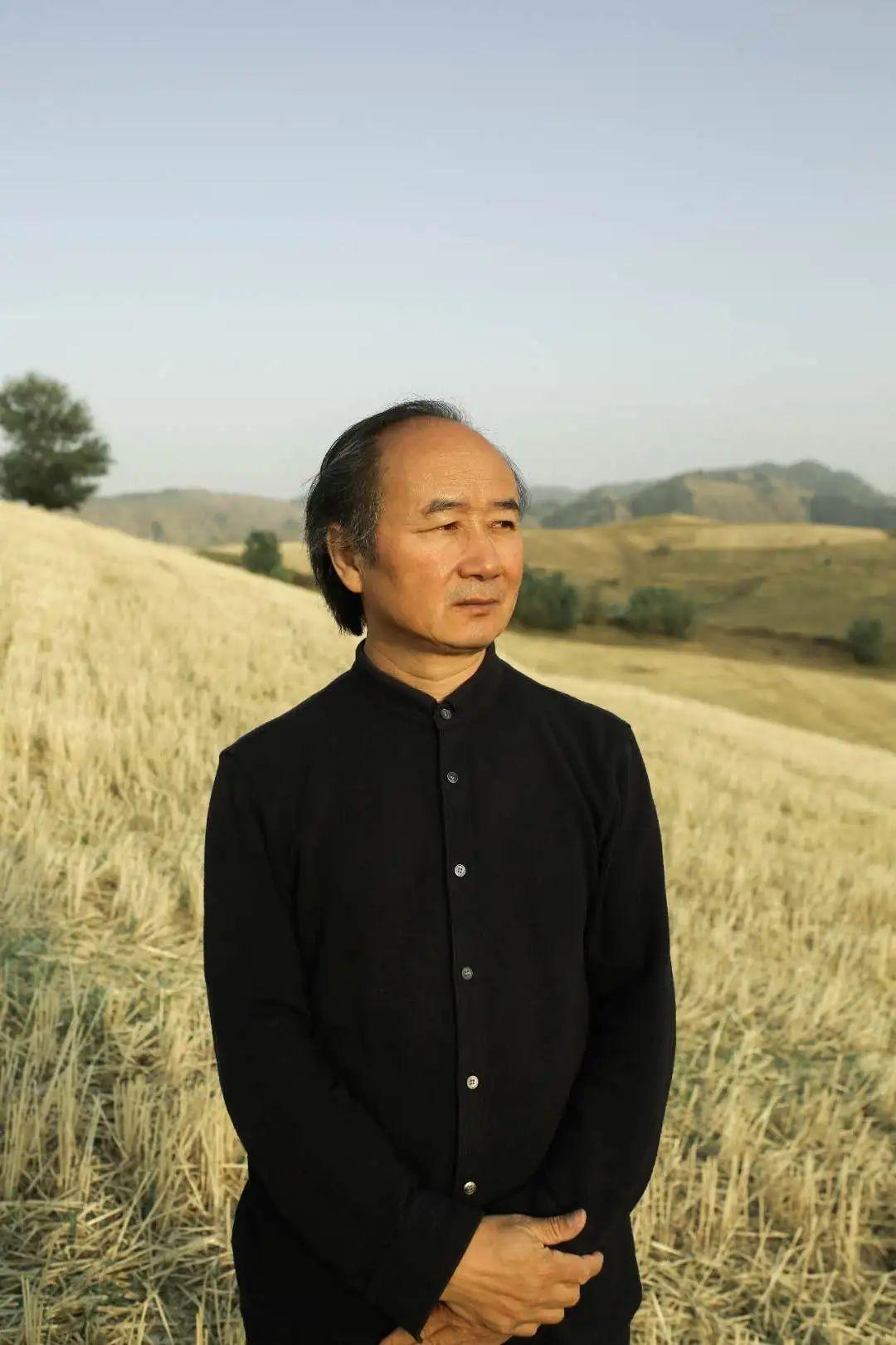 刘亮程是李娟的贵人、伯乐。刘亮程自己不说，但李娟心里清楚。
2000年前后，二十