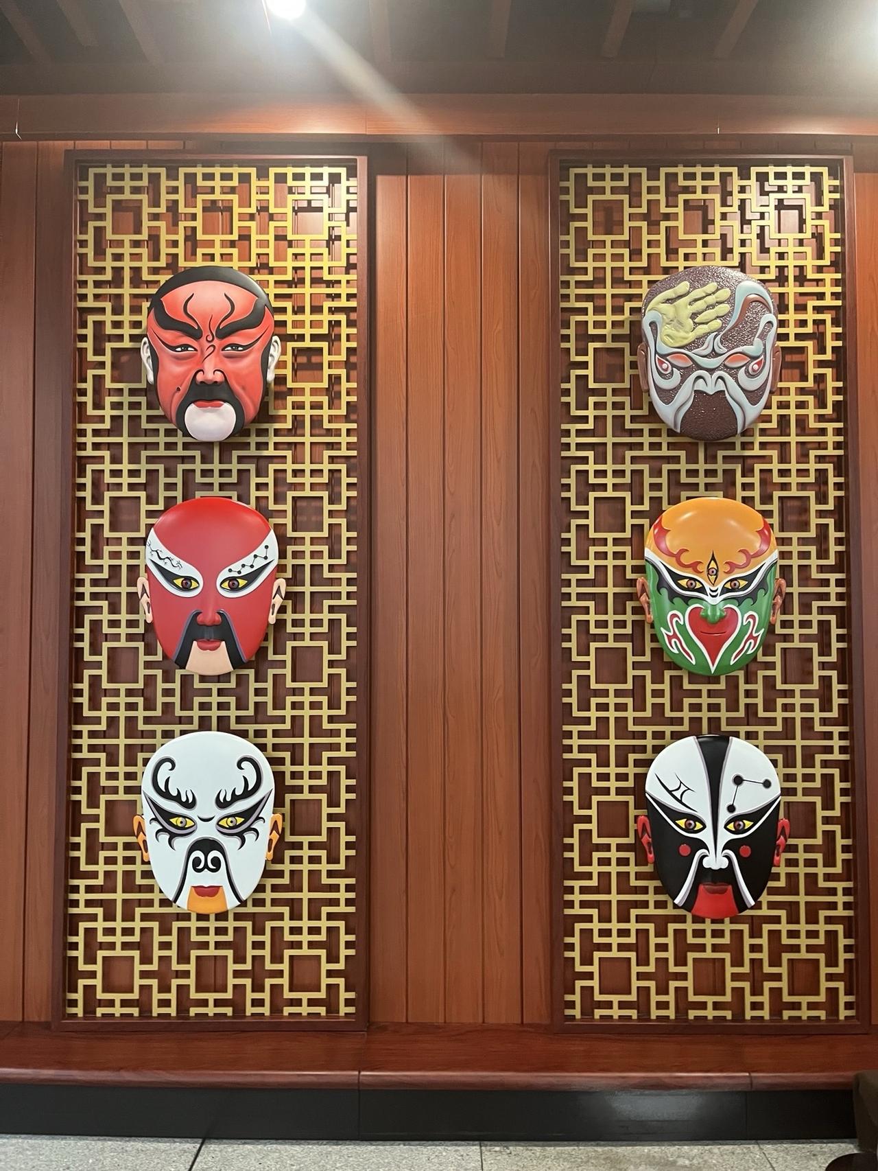 做交易久了才懂得，股市拼到最后，从来不是花哨的技术，而是心态与格局。很多散户亏钱
