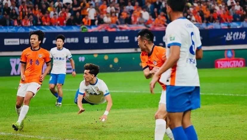 泰山2:2海牛，给场上队员打分1、李小恒——8.5分2、刘洋——8分3、克雷桑—