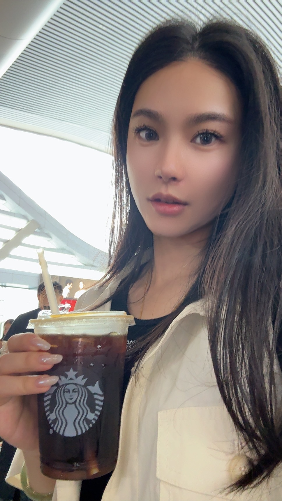 早呀[微风]喝了冰美式🧊但还没睡醒…  ​​​