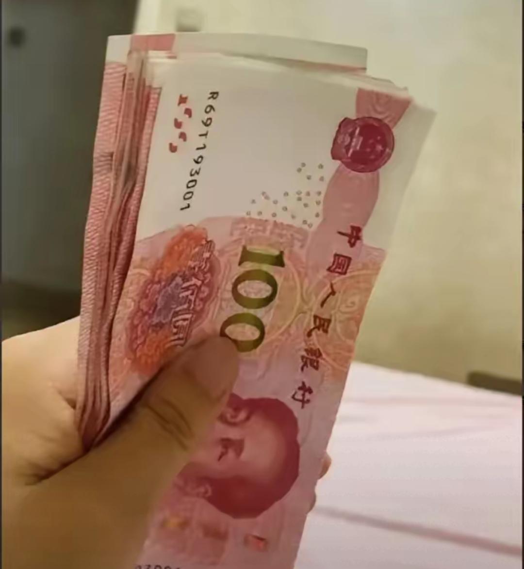 72岁的婆婆退休金只有5000元，但是每个月要拿出3000元来养活全家：知道了原