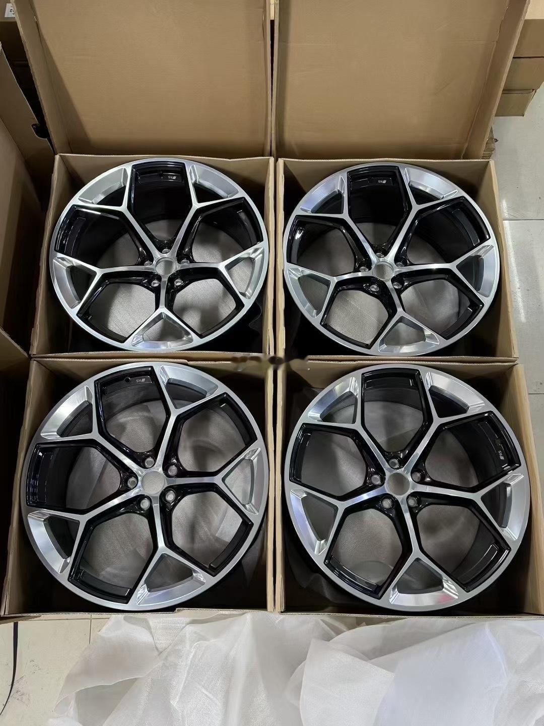 22寸奥迪Audi 全新德国🇩🇪原装锻造Performance rs6 rs