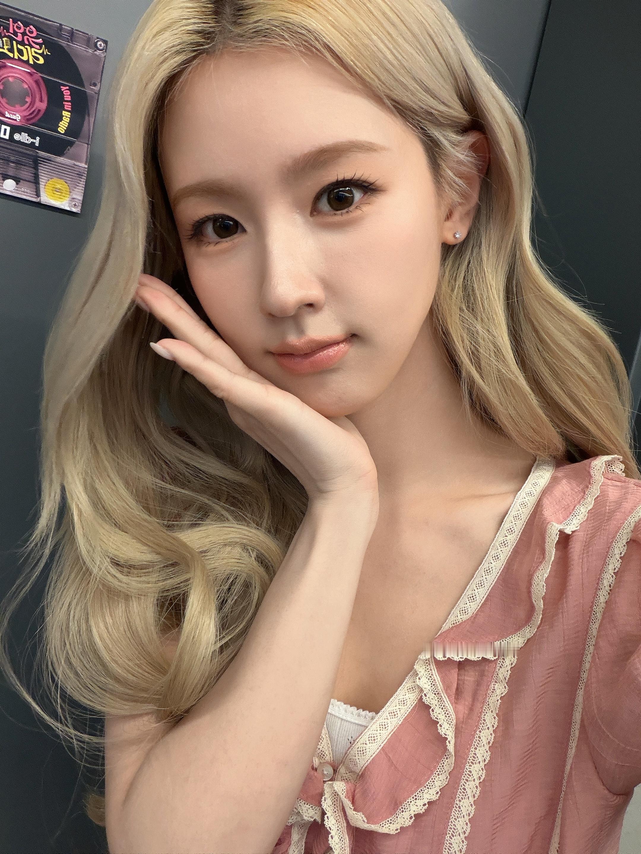 idle组合赵美延力量主唱💚面弗洛狄忒260603 官方X更新[📸] 260
