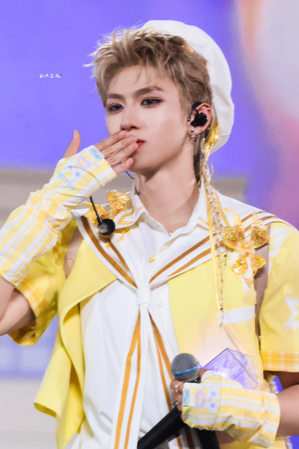 朱志鑫 260726今天是柠檬芝士小蛋糕今日星拍放送朱志鑫金发好像听到蜡笔小新夸