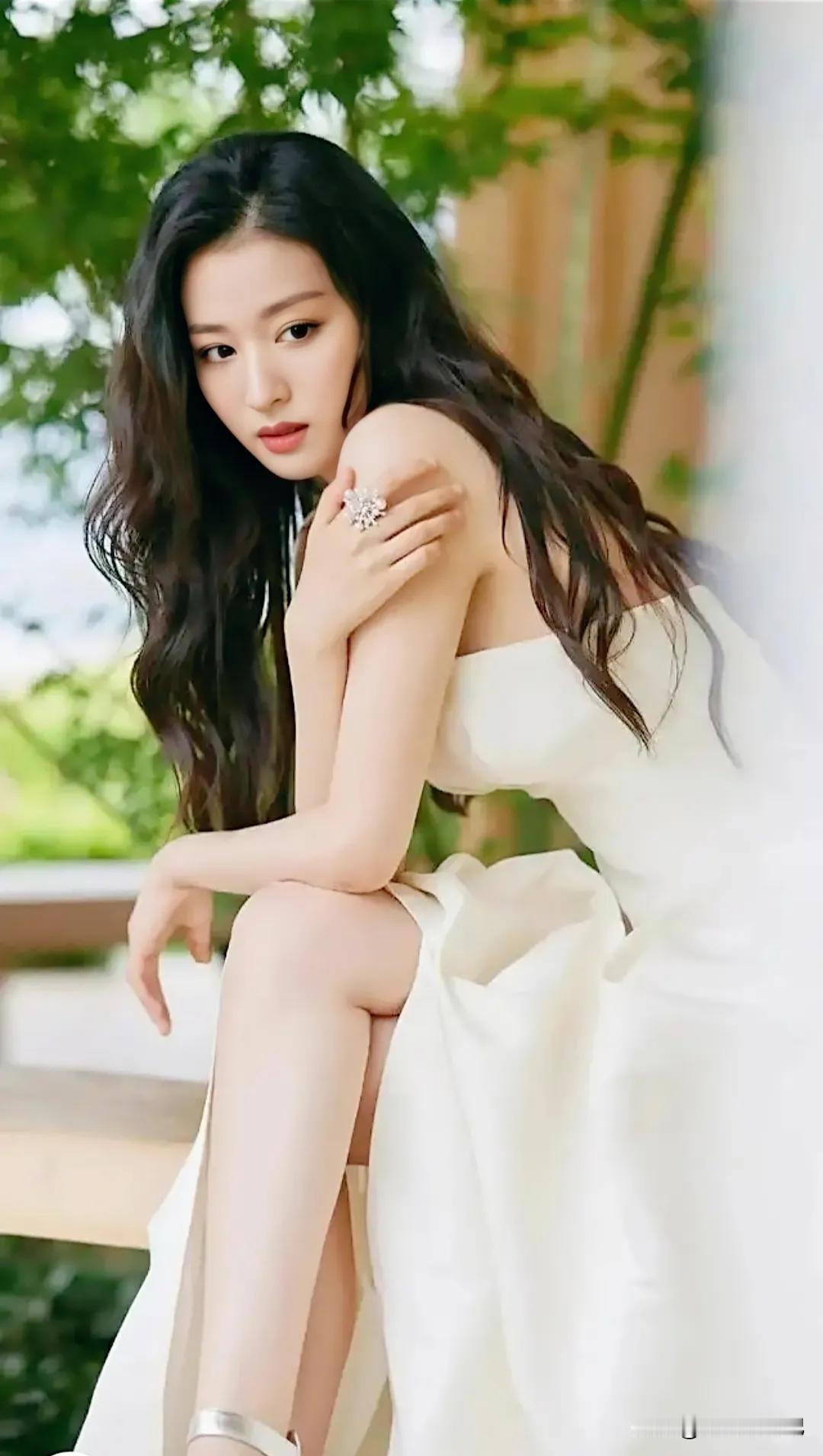 王楚然很可爱的一位女演员，没想到王楚然这次成了“为民发声”的人。

王楚然经常带