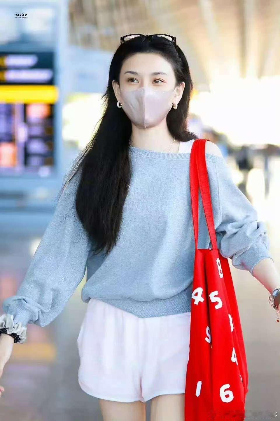 宋祖儿进组表妹万福了宋祖儿表妹万福进组呵呵 ​​​