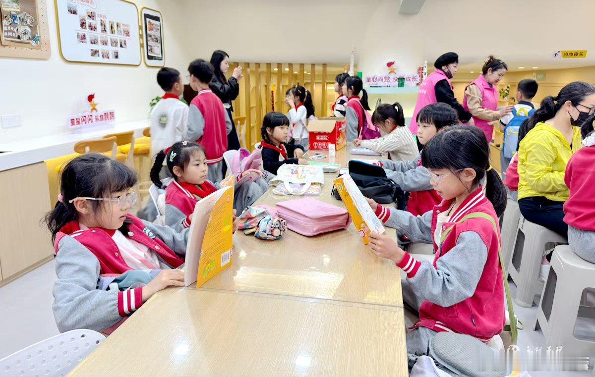 玉环惠尔驿站点亮课后暖心时光28名志愿者轮值守护：玉环娘姨护苗队+五老护苗队，周