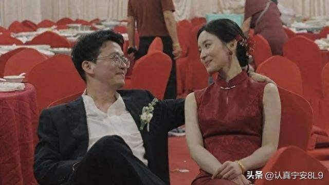 江苏一场婚礼刷屏全网：宾客散尽，新郎新娘对视泪崩，异地恋两年