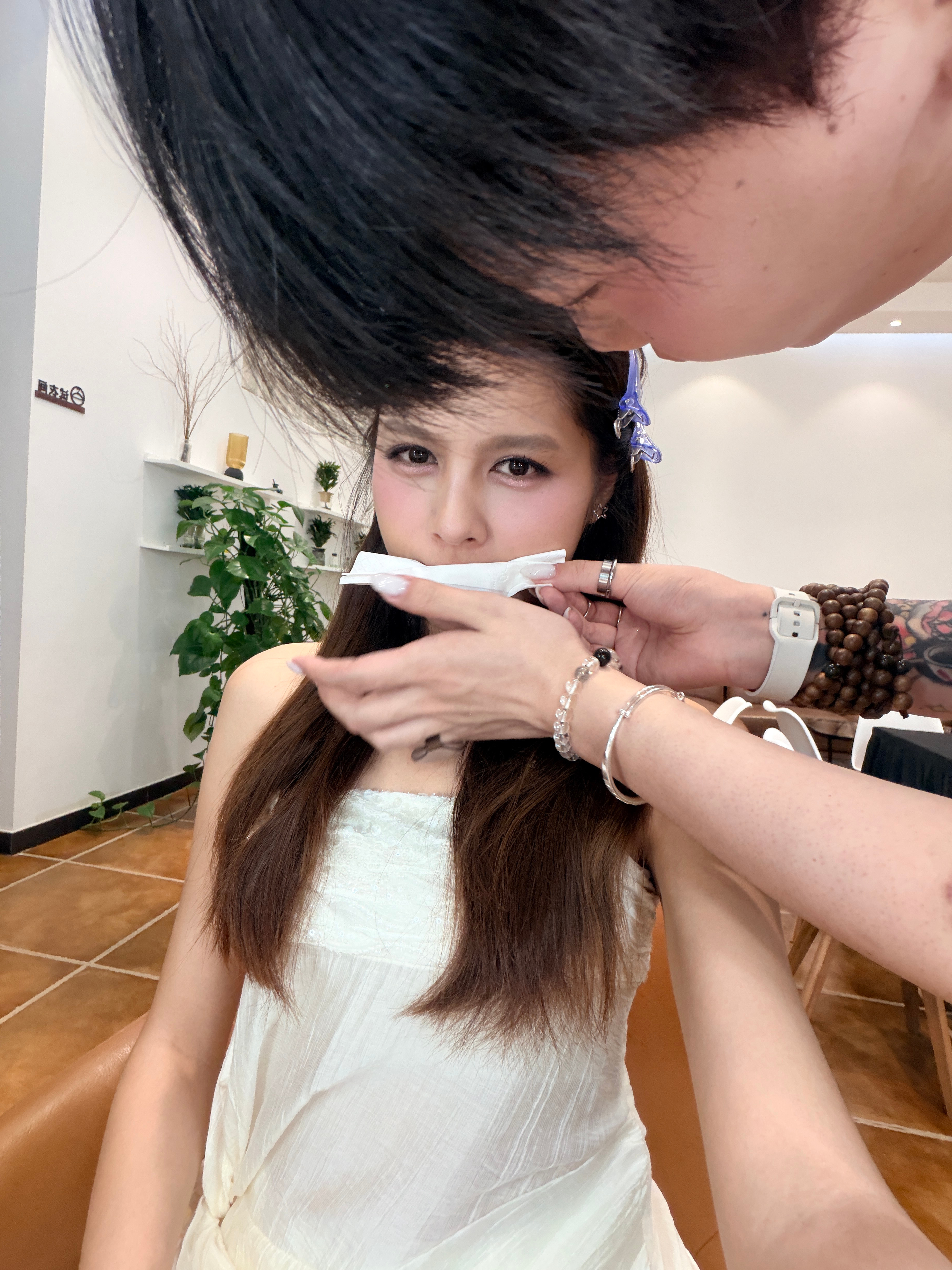今天妆容粉扑扑🎀第一次和男化妆师合作挺惊喜的 ​​​