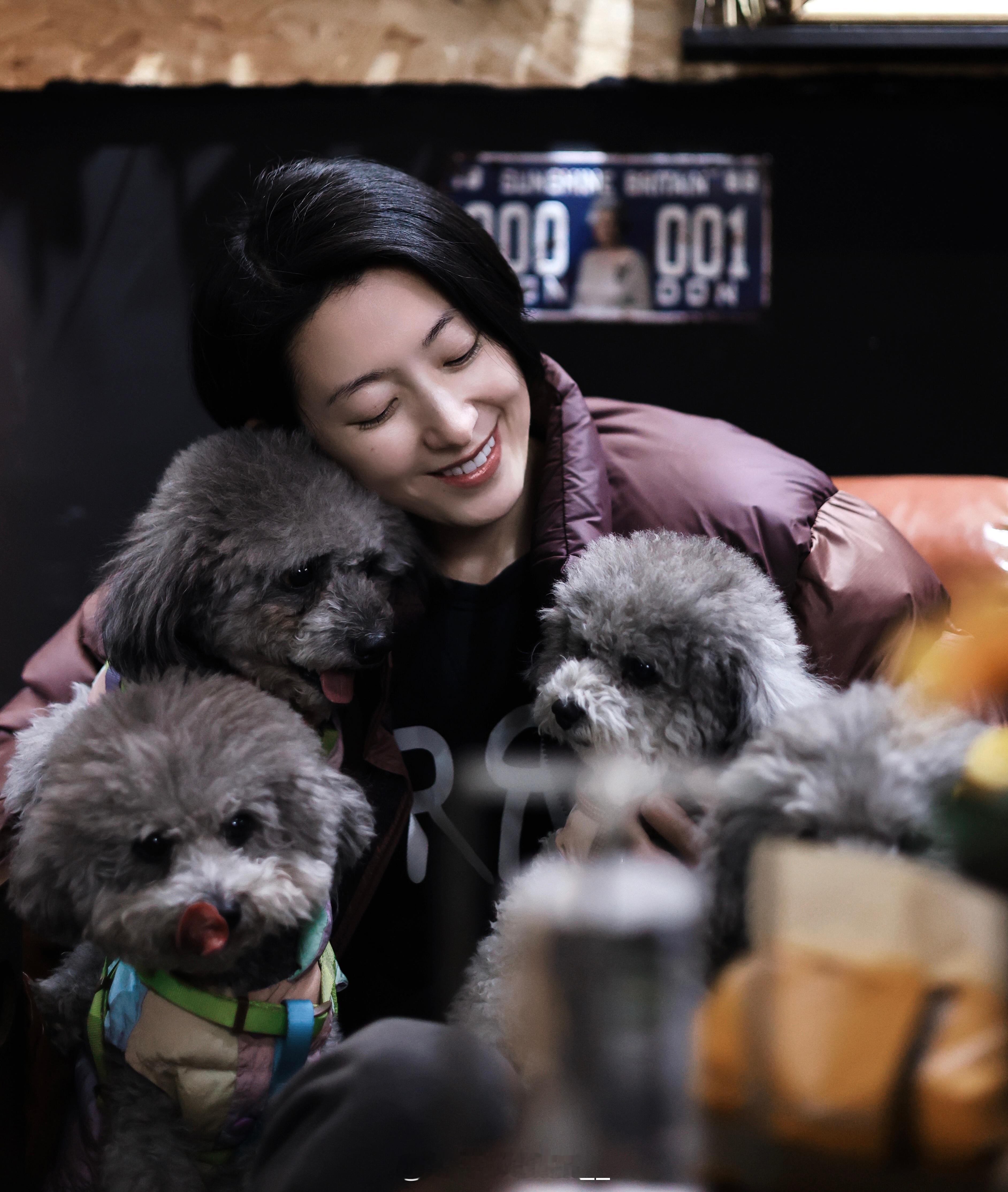 带着狗狗逛三江里，再喝杯热咖啡～☕️青岛上街里灰泰迪青岛咖啡店推荐你最爱的宝藏小