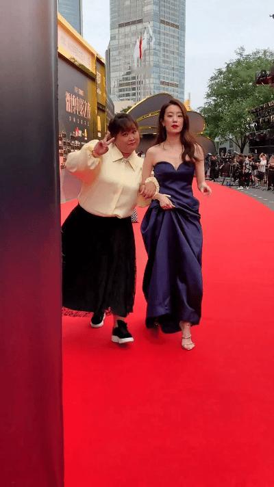 贾玲一直很美呀！贾玲瘦下来很好看啊～感觉更加青春活力[哈哈] ​​​