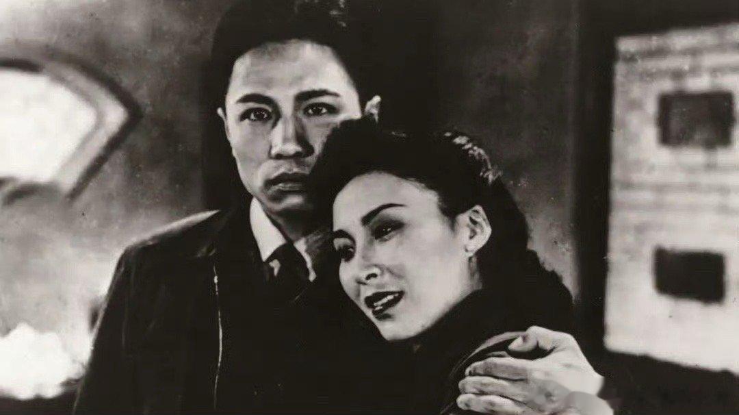 #艺术家韦伟逝世# 据北京国际电影节消息，中国电影史经典《小城之春》的主演、老艺