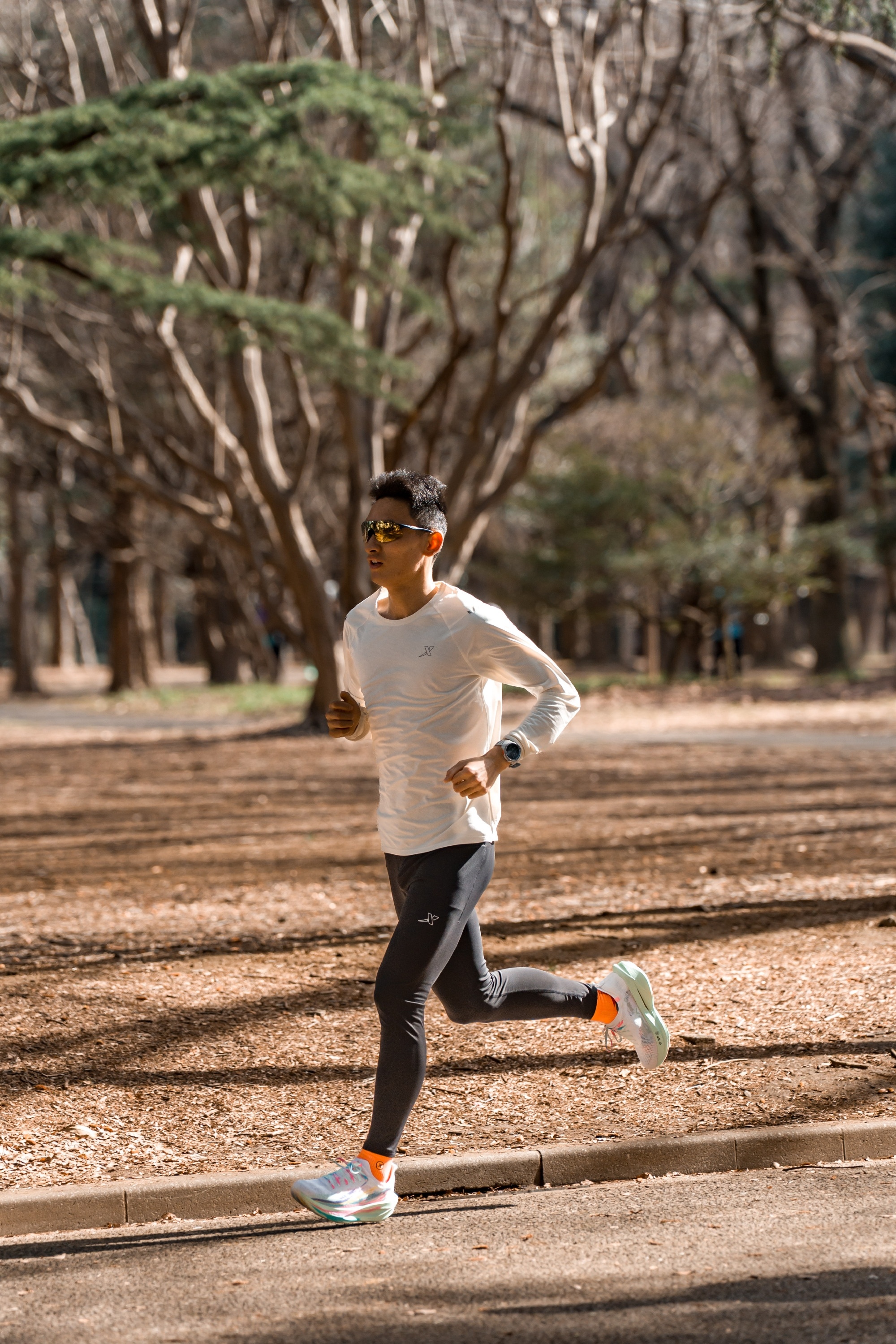 主场精神，客场硬仗！丰配友在东京马拉松跑出2:05:58，不仅打破中国马拉松纪录