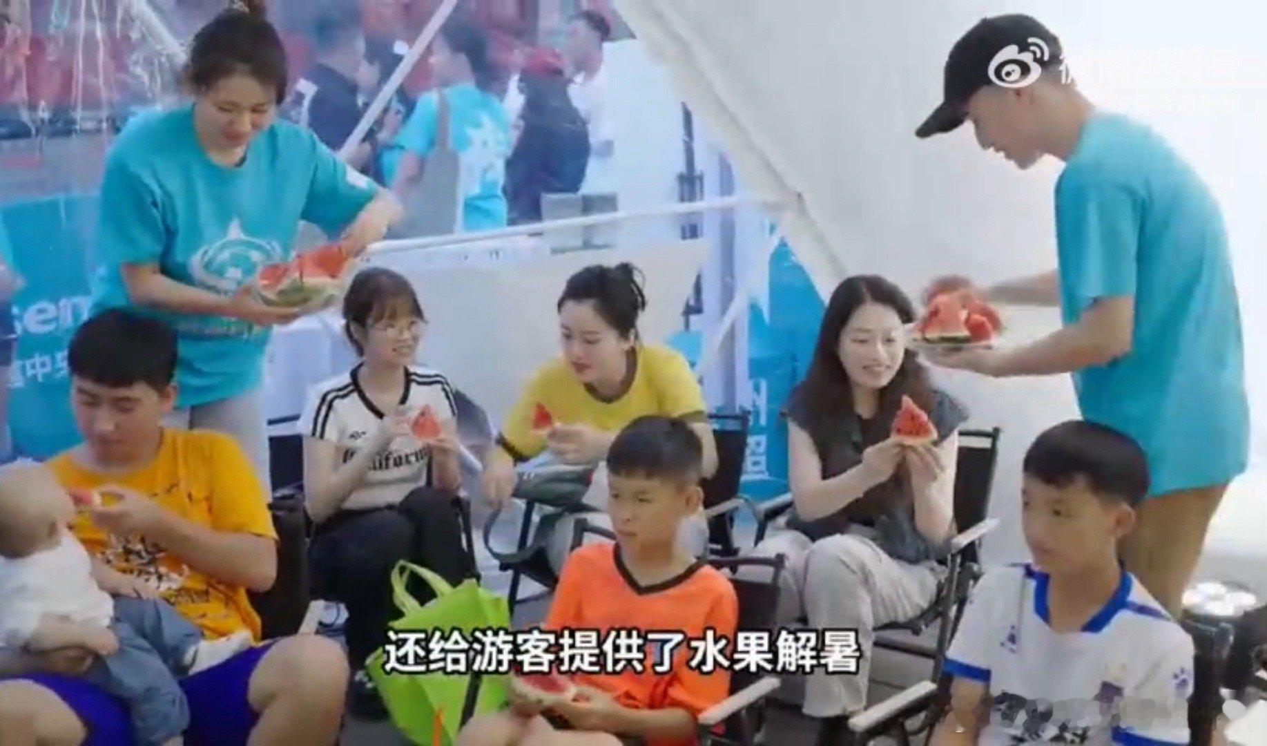 #贵州村超硬控球迷#村超的基础设施就做得非常的棒，尤其是在我们的三伏天来说，能够