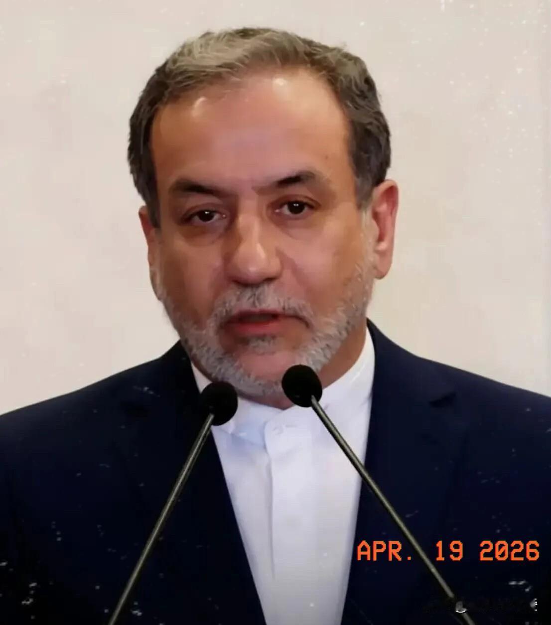 伊朗传来消息：

2026年4月19日，伊朗突然宣布：霍尔木兹海峡，关了！就因为