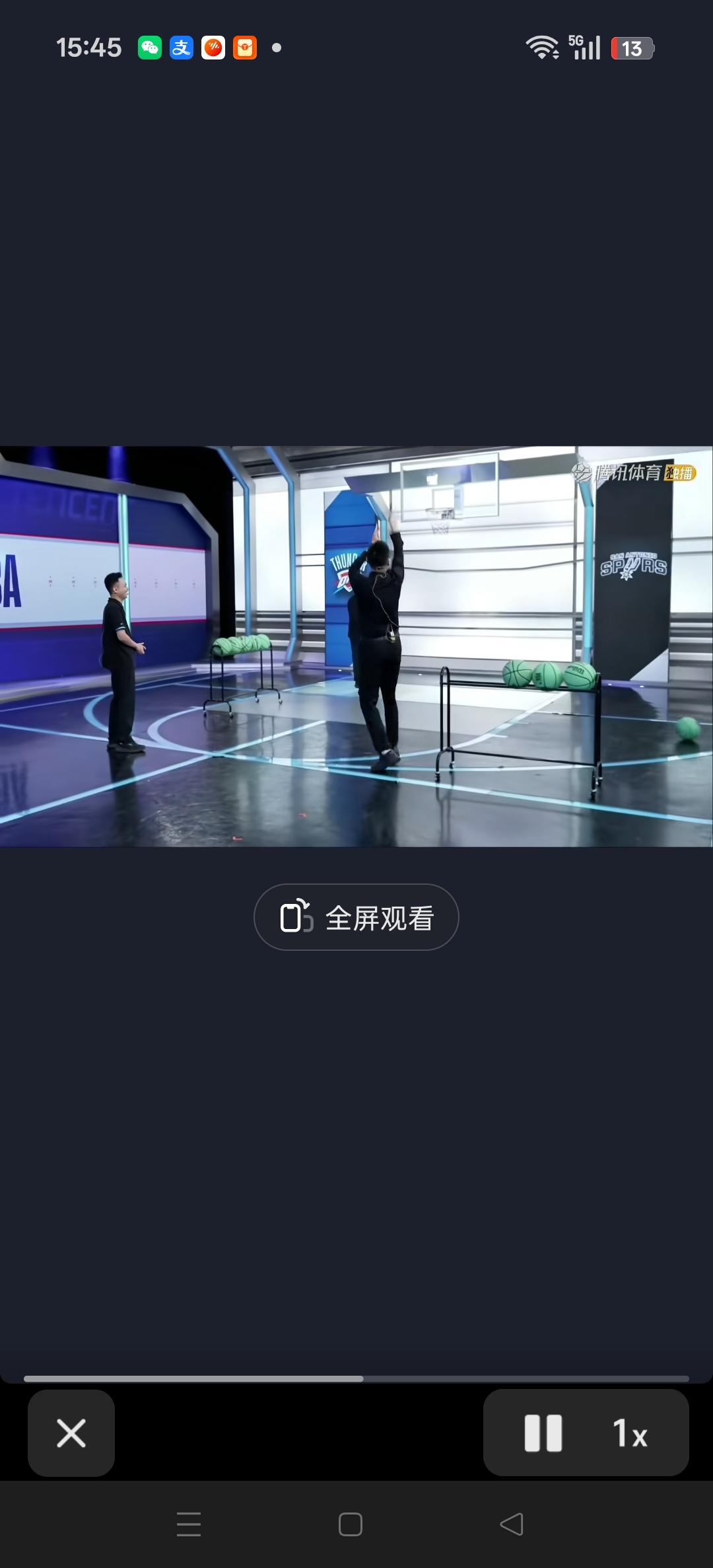 杨鸣在解说间里投篮水平也很高。
这么多年过去了，飞翼都退了这么些年了。还能投成这