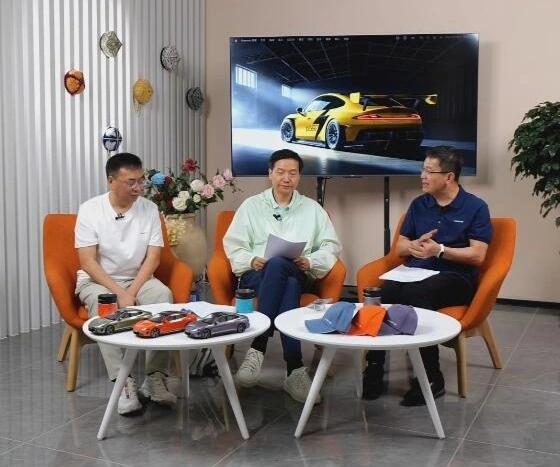 [what][酷]雷军回应小米造车速度：3年造车不快，很多厂商只需2年！

在吐