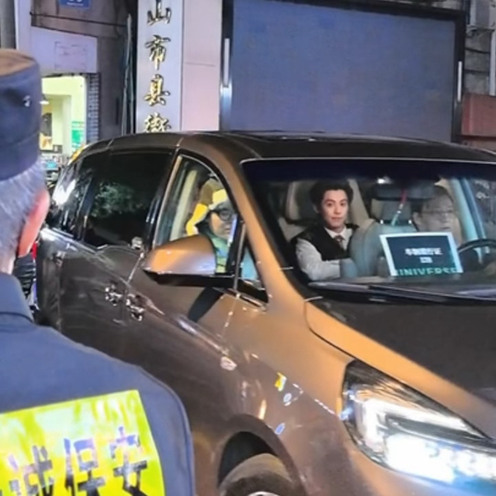 表情好可爱哦 王鹤棣宇宙闪烁请注意