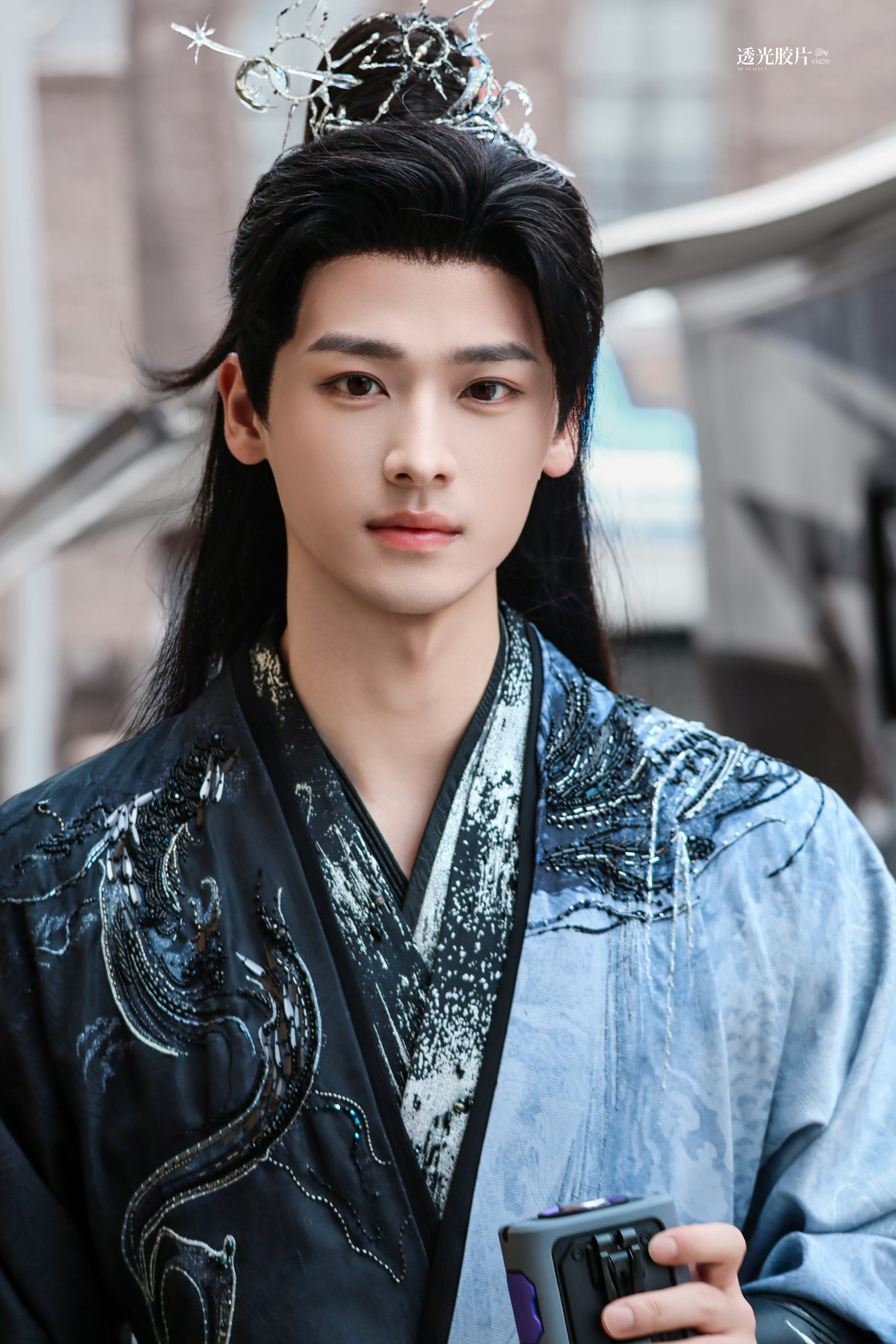 刷到 这件衣服易小雅味十足