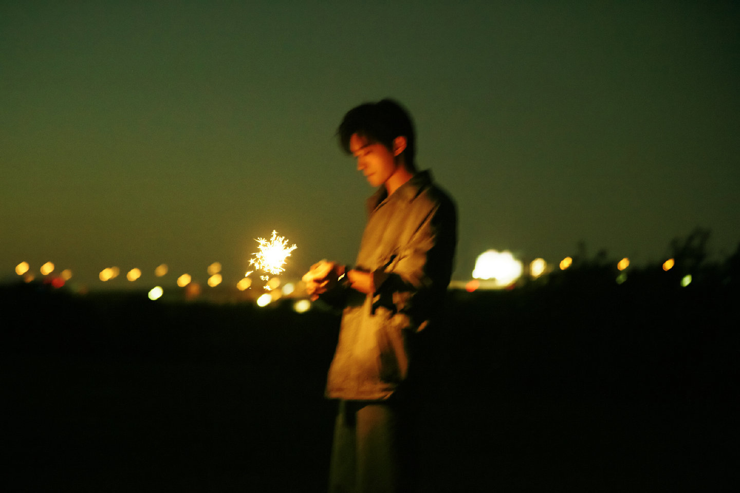 易烊千玺24岁生日快乐 