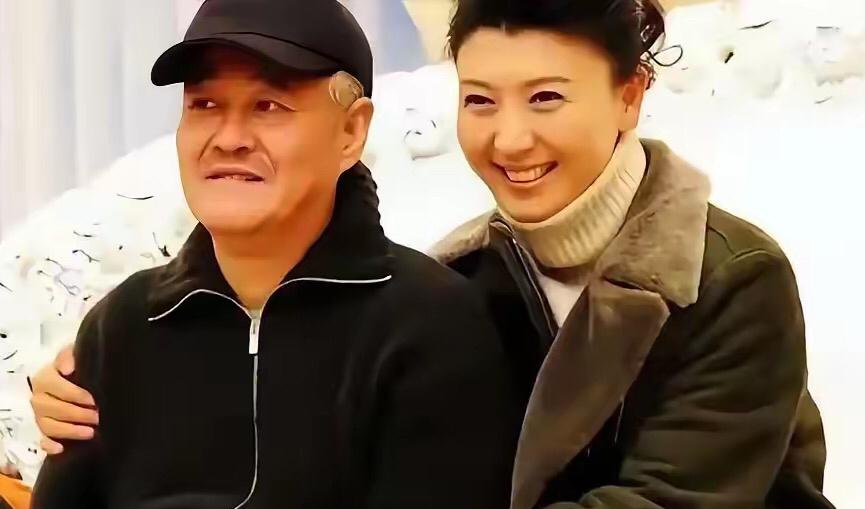 不知从何时起，“老师”成了娱乐圈的通用称谓。潘长江、闫学晶、姜昆，但凡在演艺界稍