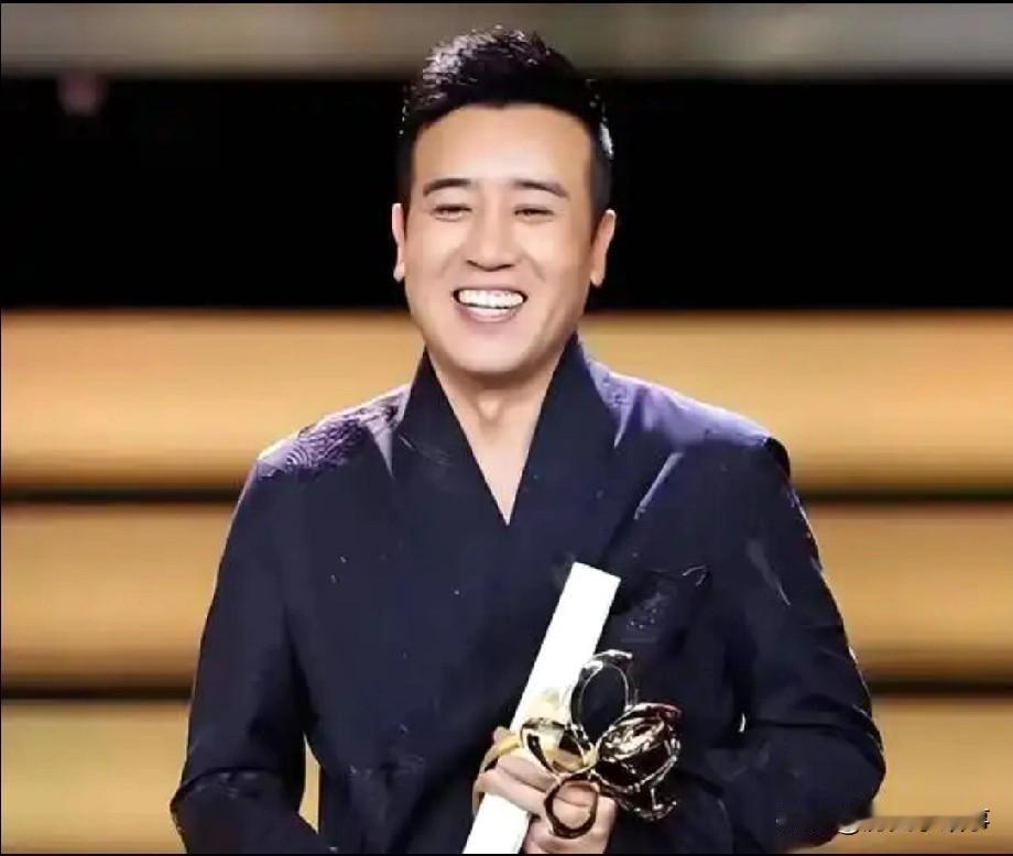 1996年，于和伟喝醉后想从南京长江大桥跳下一死了之，可没想到，女朋友宋林静知道